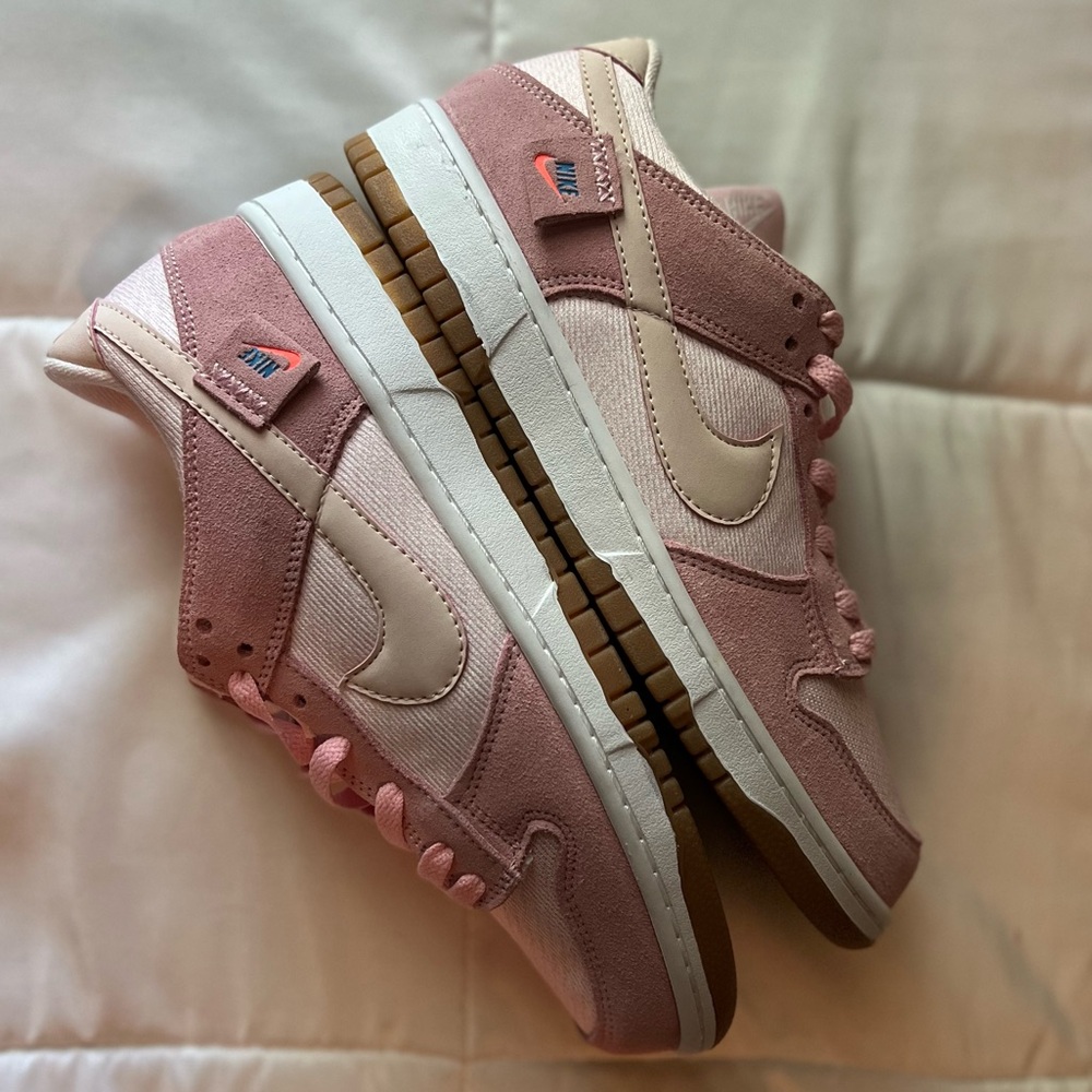 Nike Dunk Low
“ Teddy bear “
Women’s 10 ( Men’s 8.5)